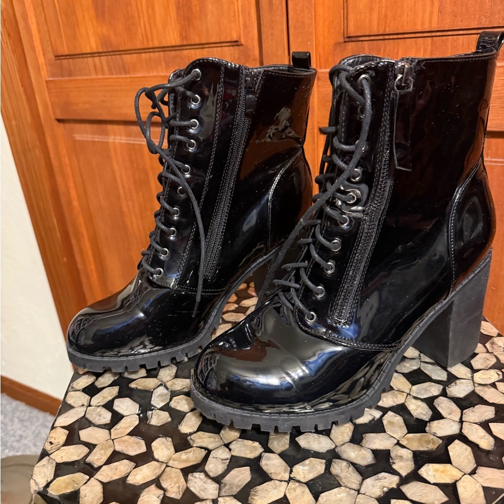 Fashion Nova Shiny Black Lace-Up Boots